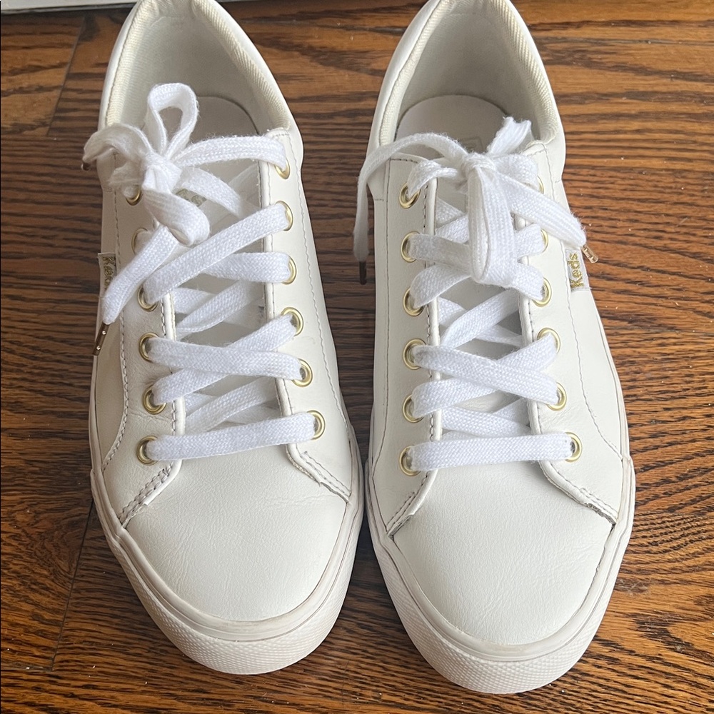 NWOT Keds Leather  sneaker, size 9 ( USA)